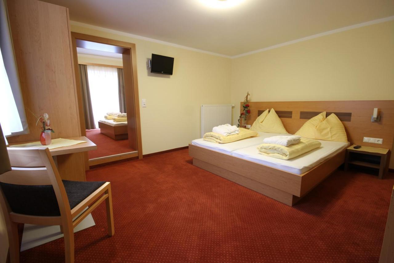 Panoramadorf Saualpe Hotel Eberstein Szoba fotó